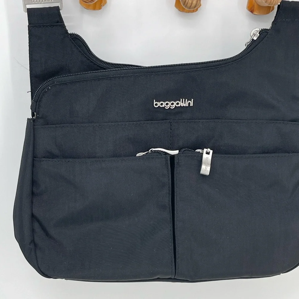 ⭐️Baggallini Black Nylon Crossbody Organizer
